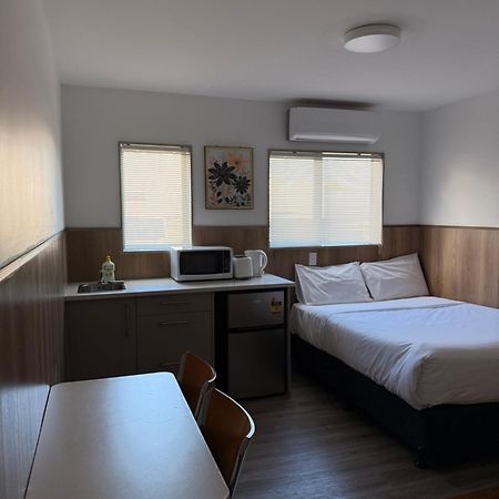 Conway Motel Manukau Окленд Екстер'єр фото